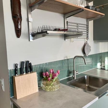 Newly Built Bright Apartment, Close To Everything If You Want To Visit Stockholm, You Will Find The Perfect Accommodation Here! Ferry Line 80 Makes It Very Convenient And Easy To Get To The City Center Нака Экстерьер фото