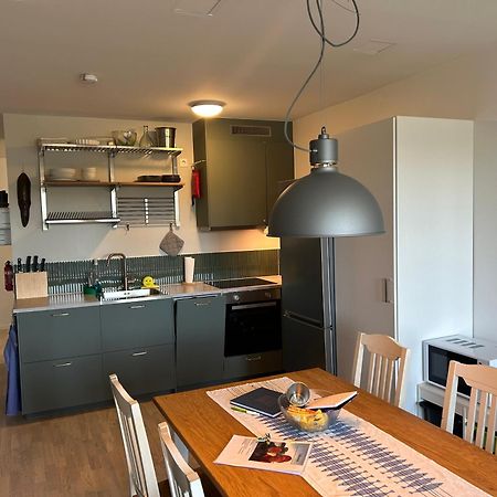 Newly Built Bright Apartment, Close To Everything If You Want To Visit Stockholm, You Will Find The Perfect Accommodation Here! Ferry Line 80 Makes It Very Convenient And Easy To Get To The City Center Нака Экстерьер фото