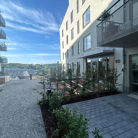 Newly Built Bright Apartment, Close To Everything If You Want To Visit Stockholm, You Will Find The Perfect Accommodation Here! Ferry Line 80 Makes It Very Convenient And Easy To Get To The City Center Нака Экстерьер фото