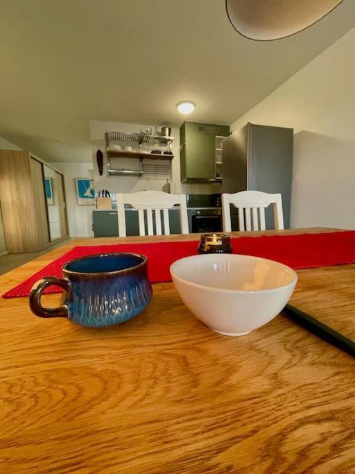 Newly Built Bright Apartment, Close To Everything If You Want To Visit Stockholm, You Will Find The Perfect Accommodation Here! Ferry Line 80 Makes It Very Convenient And Easy To Get To The City Center Нака Экстерьер фото