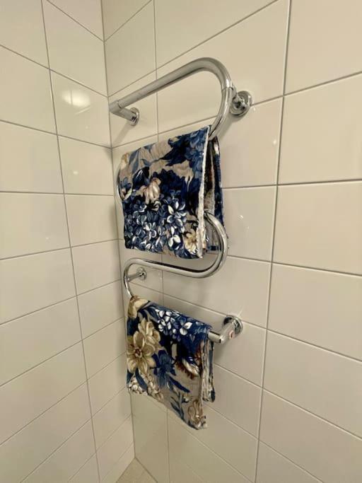 Newly Built Bright Apartment, Close To Everything If You Want To Visit Stockholm, You Will Find The Perfect Accommodation Here! Ferry Line 80 Makes It Very Convenient And Easy To Get To The City Center Нака Экстерьер фото
