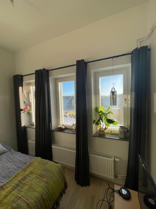 Newly Built Bright Apartment, Close To Everything If You Want To Visit Stockholm, You Will Find The Perfect Accommodation Here! Ferry Line 80 Makes It Very Convenient And Easy To Get To The City Center Нака Экстерьер фото