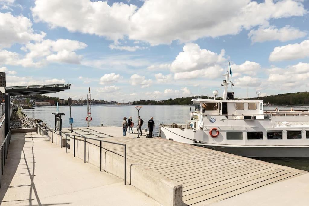 Newly Built Bright Apartment, Close To Everything If You Want To Visit Stockholm, You Will Find The Perfect Accommodation Here! Ferry Line 80 Makes It Very Convenient And Easy To Get To The City Center Нака Экстерьер фото