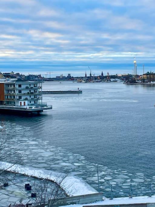 Newly Built Bright Apartment, Close To Everything If You Want To Visit Stockholm, You Will Find The Perfect Accommodation Here! Ferry Line 80 Makes It Very Convenient And Easy To Get To The City Center Нака Экстерьер фото